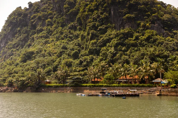 ハロン湾 ベトナム 2014 ハロン湾 ベトナム ユネスコの世界遺産 — ストック写真