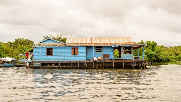 Lake Tonle Sap Combodia Sep 2014 Casas Una Aldea Flotante — Foto de Stock