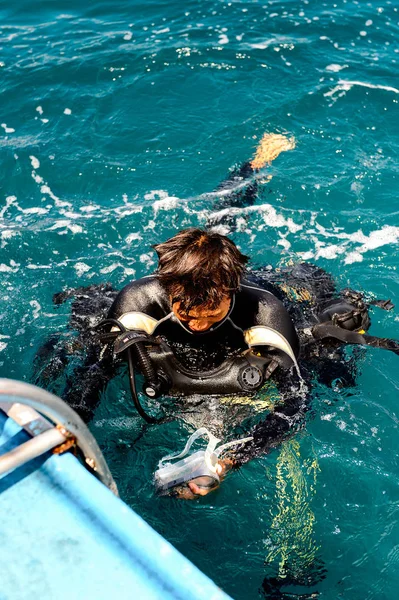 Nha Trang Vietnam Sep 2014 Oidentifierad Man Gör Dykning Sydkinesiska — Stockfoto