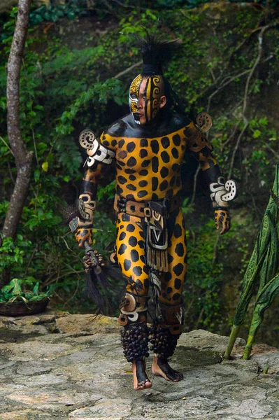 Xcaret Mexico Nov 2015 Homem Não Identificado Com Pintura Corporal Fotos De Bancos De Imagens Sem Royalties