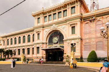 Ho Chi Minh, Vietnam - 5 Ekim 2014: Hochiminh postane (Saygon). Saygon Vietnam'ın en büyük şehridir.