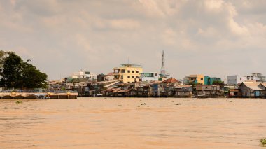 Tien Giang, Vietnam - 5 Ekim 2014: Güney Vietnam'da Mekong nehri. Mekong 12 en uzun nehir ve akar yalak Çin, Burma, Laos, Tayland, Kamboçya, Vietnam