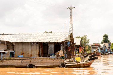 Tien Giang, Vietnam - 5 Ekim 2014: Güney Vietnam'da Mekong nehri. Mekong 12 en uzun nehir ve akar yalak Çin, Burma, Laos, Tayland, Kamboçya, Vietnam