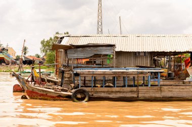 Tien Giang, Vietnam - 5 Ekim 2014: Güney Vietnam'da Mekong nehri. Mekong 12 en uzun nehir ve akar yalak Çin, Burma, Laos, Tayland, Kamboçya, Vietnam