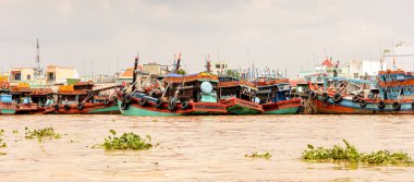 Tien Giang, Vietnam - 5 Ekim 2014: Güney Vietnam'da Mekong nehri. Mekong 12 en uzun nehir ve akar yalak Çin, Burma, Laos, Tayland, Kamboçya, Vietnam
