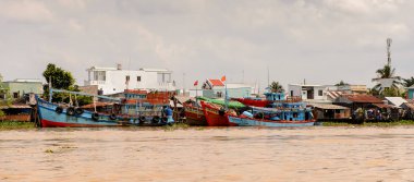 Tien Giang, Vietnam - 5 Ekim 2014: Güney Vietnam'da Mekong nehri. Mekong 12 en uzun nehir ve akar yalak Çin, Burma, Laos, Tayland, Kamboçya, Vietnam