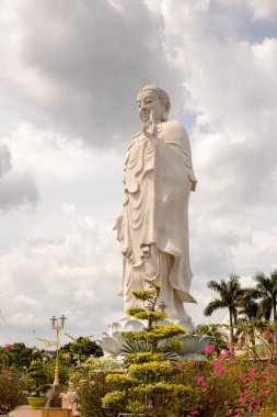 Benim Tho, Vietnam - Eki 5, 2014: My Tho Vinh Tranh Pagoda büyük Buda heykeli, Mekong Delta,