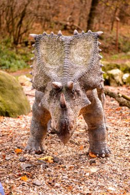 Bratislava, Slovakya - 18 Ekim 2015: Bratislava Dinopark Chasmosaurus, Slovakya. Bir f Bratislava, Slovakya popüler attections.