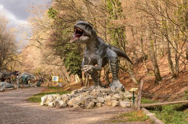 Bratislava, Slovakya - 18 Ekim 2015: Bratislava Dinopark Gigantosaurus, Slovakya. Bir f Bratislava, Slovakya popüler attections.
