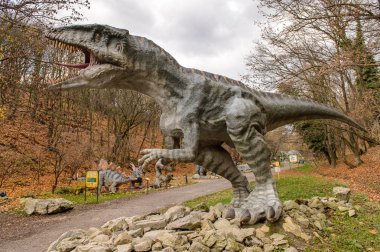 Bratislava, Slovakya - 18 Ekim 2015: Bratislava Dinopark Gigantosaurus, Slovakya. Bir f Bratislava, Slovakya popüler attections.
