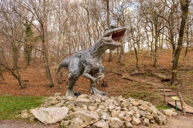 Bratislava, Slovakya - 18 Ekim 2015: Bratislava Dinopark Gigantosaurus, Slovakya. Bir f Bratislava, Slovakya popüler attections.