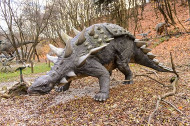 Bratislava, Slovakya - 18 Ekim 2015: Bratislava Dinopark'ta Sauropelta, Slovakya. Bir f Bratislava, Slovakya popüler attections.