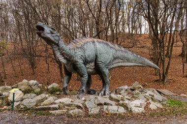 Bratislava, Slovakya - 18 Ekim 2015: Bratislava Dinopark'ta Sauropelta, Slovakya. Bir f Bratislava, Slovakya popüler attections.