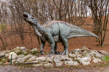 Bratislava, Slovakya - 18 Ekim 2015: Bratislava Dinopark'ta Sauropelta, Slovakya. Bir f Bratislava, Slovakya popüler attections.