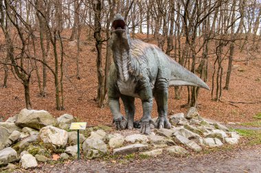 Bratislava, Slovakya - 18 Ekim 2015: Bratislava Dinopark'ta Sauropelta, Slovakya. Bir f Bratislava, Slovakya popüler attections.