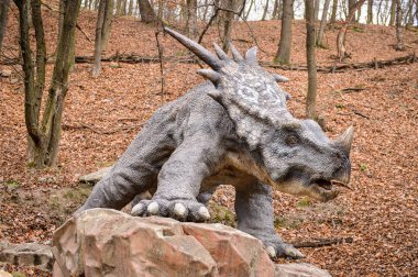 Bratislava, Slovakya - 18 Ekim 2015: Bratislava Dinopark'ta Styrakosaurus, Slovakya. Bir f Bratislava, Slovakya popüler attections.