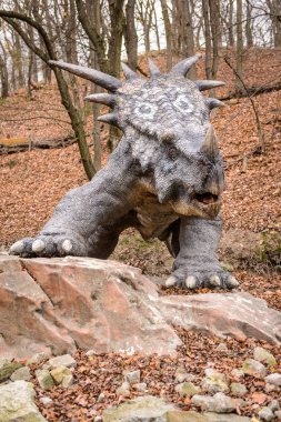 Bratislava, Slovakya - 18 Ekim 2015: Bratislava Dinopark'ta Styrakosaurus, Slovakya. Bir f Bratislava, Slovakya popüler attections.