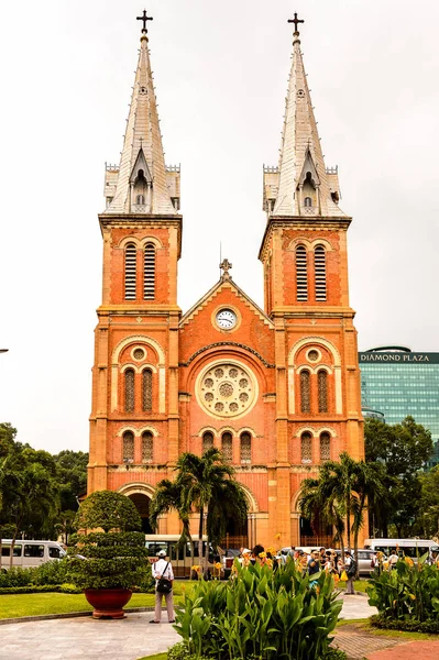 Chi Minh Vietnam Oct 2014 Saigon Notre Dame Basilica Basilica – stockfoto