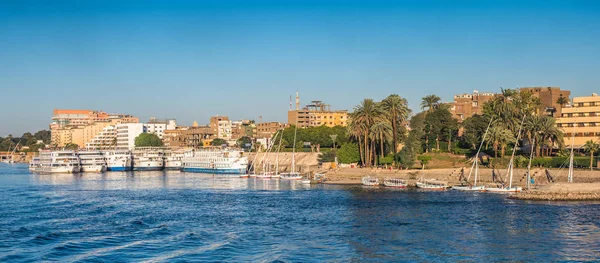 Luxor Egypte Nov 2014 Bateau Touristique Dessus Rivière Nile Près — Photo