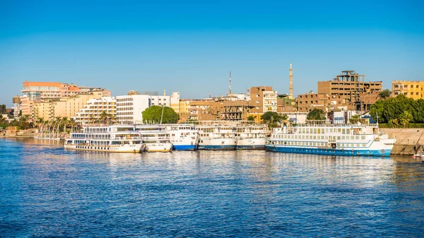 Luxor Egypte Nov 2014 Bateau Touristique Dessus Rivière Nile Près — Photo