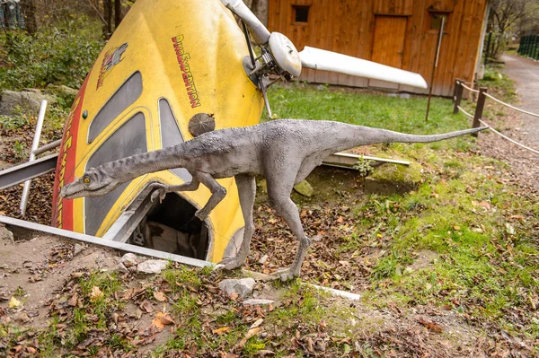 Bratislava Slovakia Oct 2015 Helicóptero Destruído Dinopark Bratislava Eslováquia One — Fotografia de Stock