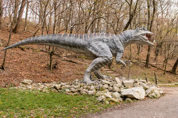 Bratislava, Slovakya - 18 Ekim 2015: Bratislava Dinopark Gigantosaurus, Slovakya. Bir f Bratislava, Slovakya popüler attections.