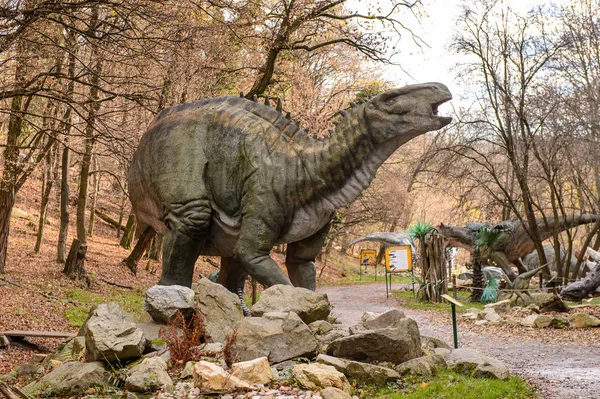 Bratislava Eslovaquia Oct 2015 Iguanodon Dinopark Bratislava Eslovaquia Uno Los —  Fotos de Stock