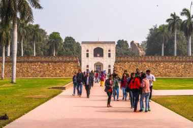 Delhi, Hindistan - 18 Ocak 2016: Humayun Türbesi kompleksi, Hindistan'ın Delhi kentinde Babür İmparatoru Hümayun'un mezarı. Unesco Dünya Mirası