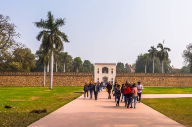 Delhi, Hindistan - 18 Ocak 2016: Humayun Türbesi kompleksi, Hindistan'ın Delhi kentinde Babür İmparatoru Hümayun'un mezarı. Unesco Dünya Mirası