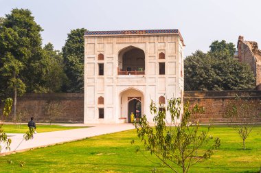 Delhi, Hindistan - 18 Ocak 2016: Humayun Türbesi kompleksi, Hindistan'ın Delhi kentinde Babür İmparatoru Hümayun'un mezarı. Unesco Dünya Mirası