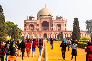 Delhi, Hindistan - 18 Ocak 2016: Humayun Türbesi kompleksi, Hindistan'ın Delhi kentinde Babür İmparatoru Hümayun'un mezarı. Unesco Dünya Mirası