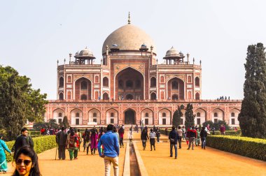 Delhi, Hindistan - 18 Ocak 2016: Humayun Türbesi kompleksi, Hindistan'ın Delhi kentinde Babür İmparatoru Hümayun'un mezarı. Unesco Dünya Mirası