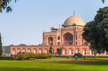 Delhi, Hindistan - 18 Ocak 2016: Humayun Türbesi kompleksi, Hindistan'ın Delhi kentinde Babür İmparatoru Hümayun'un mezarı. Unesco Dünya Mirası