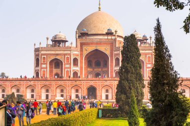 Delhi, Hindistan - 18 Ocak 2016: Humayun Türbesi kompleksi, Hindistan'ın Delhi kentinde Babür İmparatoru Hümayun'un mezarı. Unesco Dünya Mirası