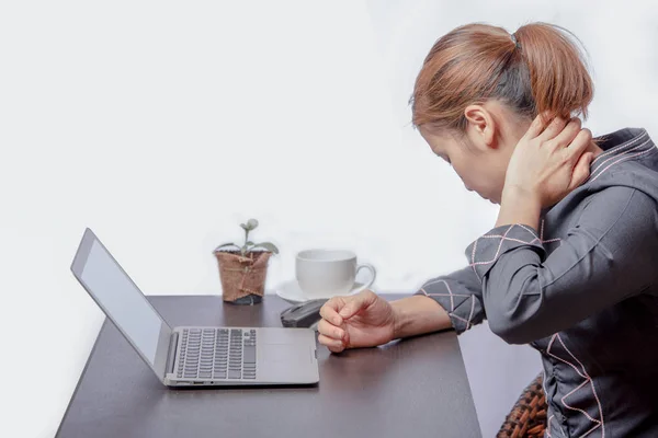 Mujer Joven Trabajando Duro Oficina Sosteniendo Mano Izquierda Músculo Del — Foto de Stock