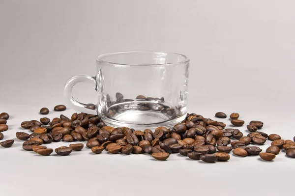 Een Foto Van Verse Koffiebonen Een Helder Glas Beker Mok — Stockfoto