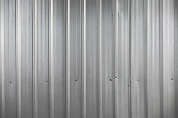 Folha de metal fundo textura de alumínio, textura de zinco, superfície de metal em linhas — Fotografia de Stock