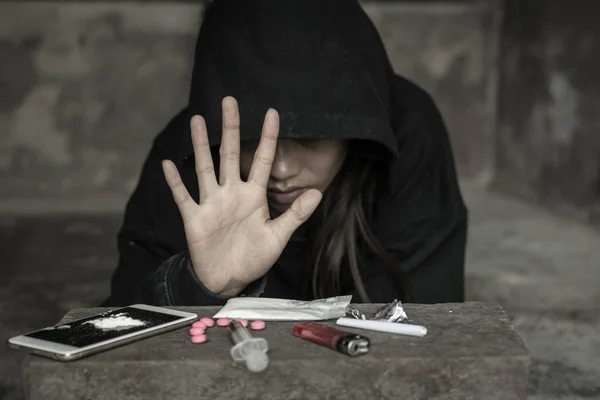Flicka Visar Handflatorna Mot Drogmissbruk Brottslighet Och Drogmissbruk Konceptet Juni — Stockfoto