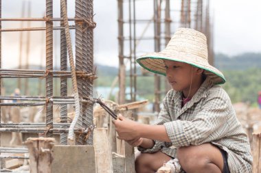 Olgun çocuklar Yoksulluk nedeniyle çalışmaya zorladı. Şiddet çocuk ve ticaret kavramı, Anti-çocuk işçiliği, hakları günü 10 Aralık.