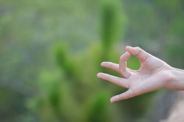 Kadın Yoga Pratik Meditasyon Yakın Çekim — Stok fotoğraf