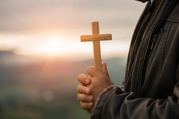 Рукою Людини Тримає Хрест Євхаристії Терапії Благословить Бог Допомагає Покаятися — стокове фото