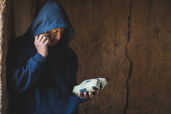 Uyuşturucu Satıcıları Telefonla Müşteriyle Uyuşturucu Ticaretiyle Suçla Bağımlılıkla Satıştan Fotokopi — Stok fotoğraf