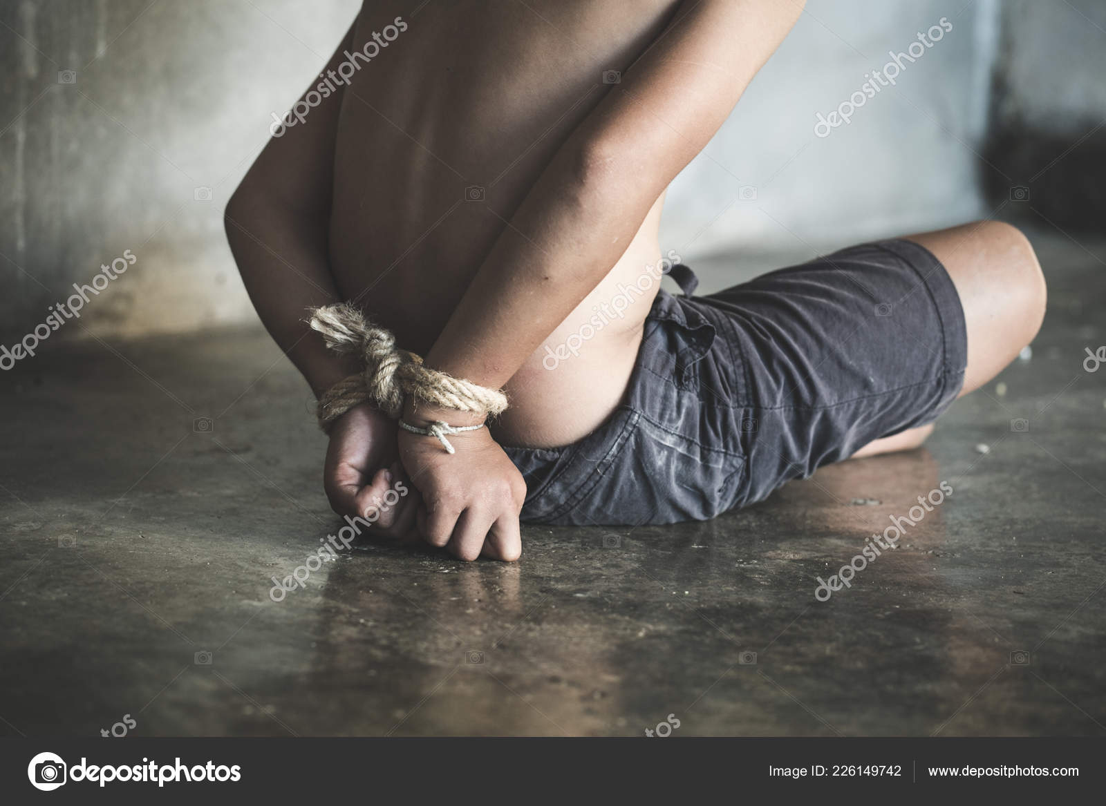 tied boy Victim Boy Hands Tied Rope Emotional Stress Pain Kidnapped Abused — Stock  Photo © Tinnakorn #226149742
