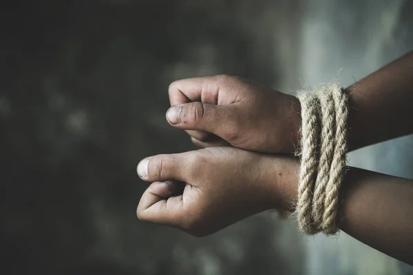 Opfer Junge Mit Gefesselten Händen Emotionalem Stress Und Schmerz Entführt — Stockfoto