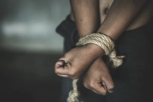Руки Связаны Верёвкой Пропавшим Вести Похищенным Подвергшимся Насилию Насилию Отношении — стоковое фото