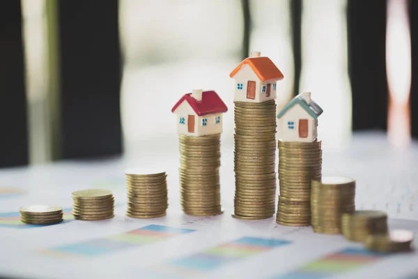 Mini House Stack Coins Real Estate Investment Money Stack Coin — Stock Photo, Image