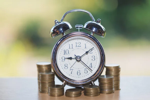 Alarm Clock Pile Golden Coins Table Concept Opportunity Cost Time — Stock Photo, Image