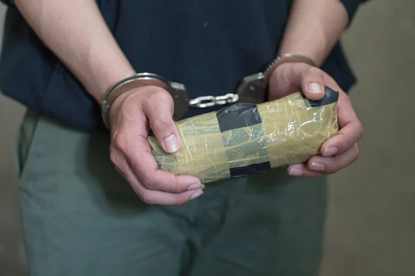 Polizei Nimmt Drogenhändler Mit Handschellen Fest Rechts Und Polizeikonzept Image — Stockfoto