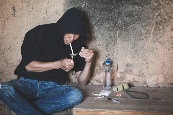 Homem Que Toma Heroína Cocaína Outras Substâncias Narcóticas Abuso Drogas — Fotografia de Stock