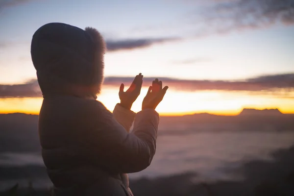 Daha Iyi Bir Yaşam Için Tanrı Kadın Dua Isteyen Için — Stok fotoğraf
